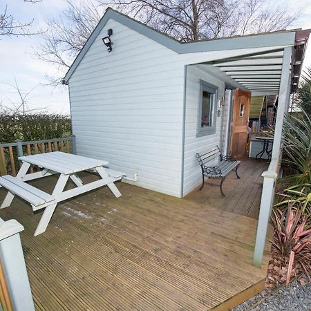Апартаменты Seaways Glamping, Cedar Driffield Экстерьер фото